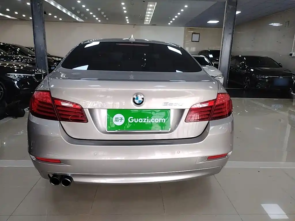 BMW 5 Series — миниатюра 6