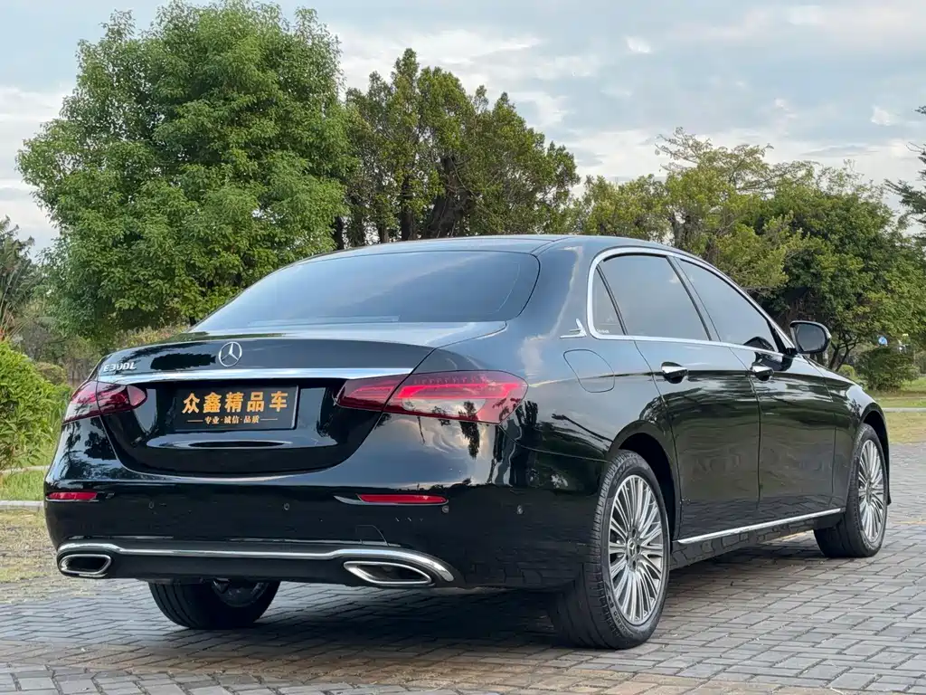 Mercedes-Benz E-Class 2023 — фото 11