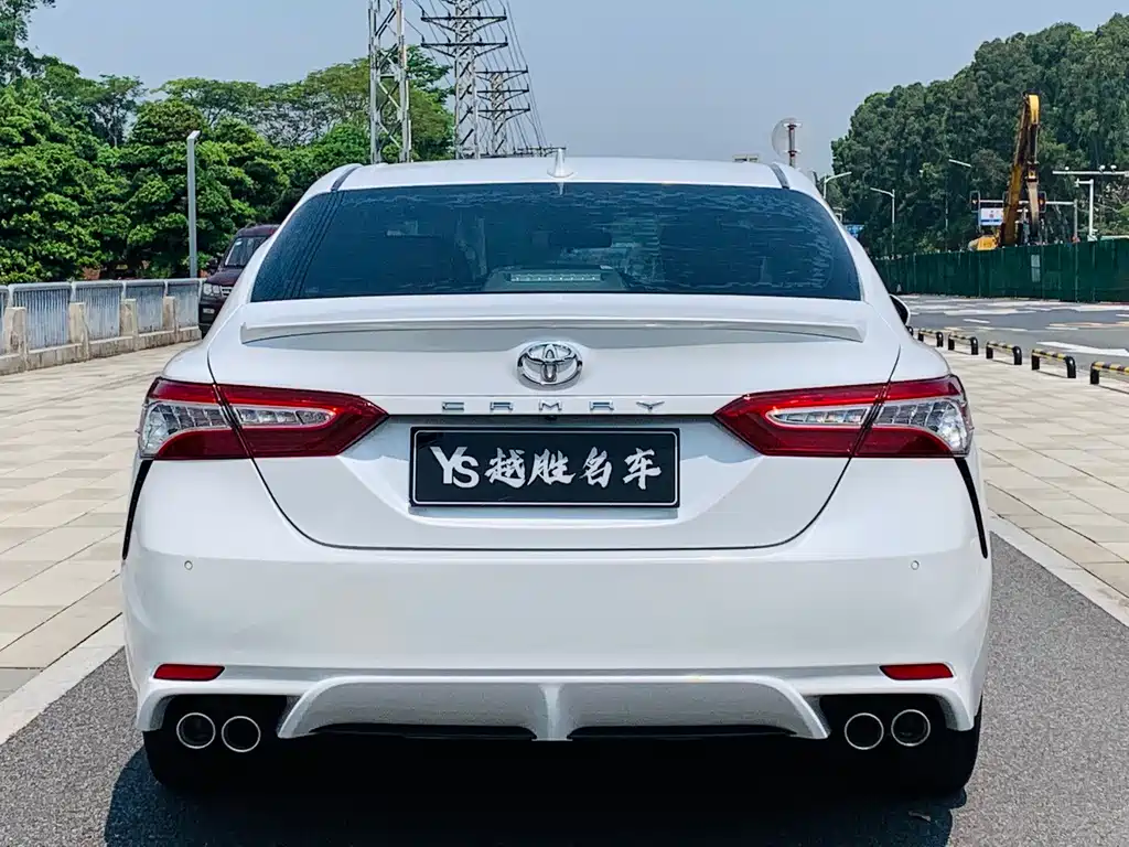 Toyota Camry 2021 2.0S