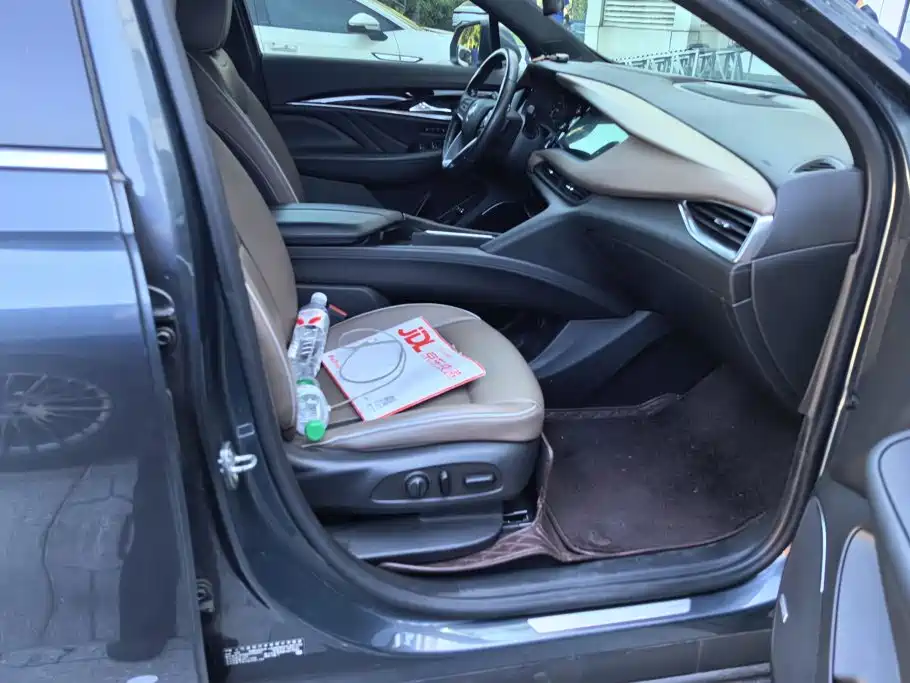 Buick Enclave — миниатюра 8
