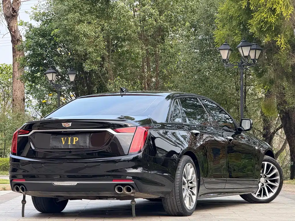 CADILLAC CT6
