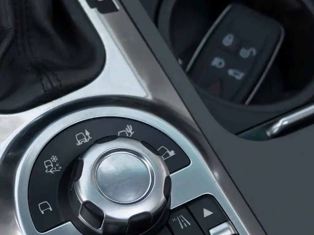 Land Rover Range Rover — миниатюра 17