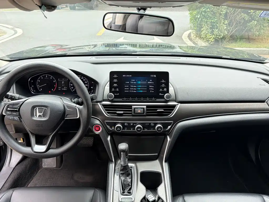Honda Accord — миниатюра 12