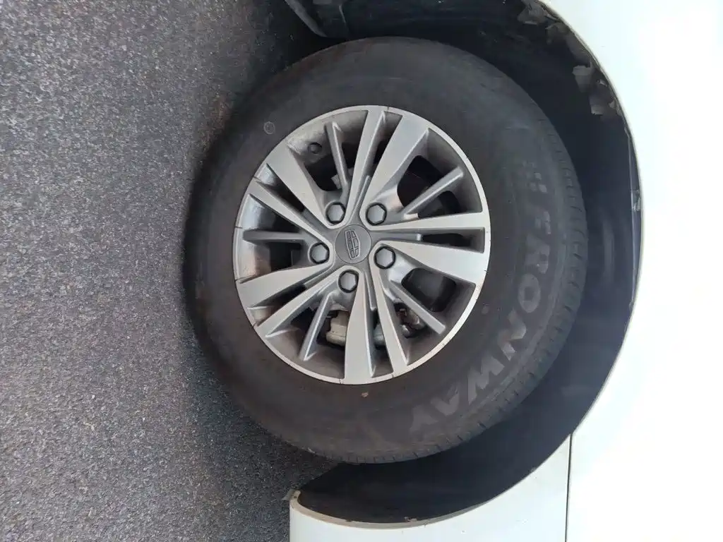 Geely Emgrand — миниатюра 8