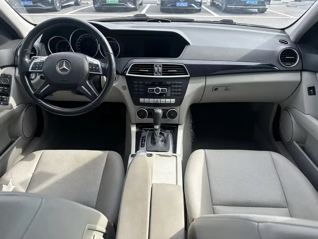 Mercedes-Benz C-Class — миниатюра 7