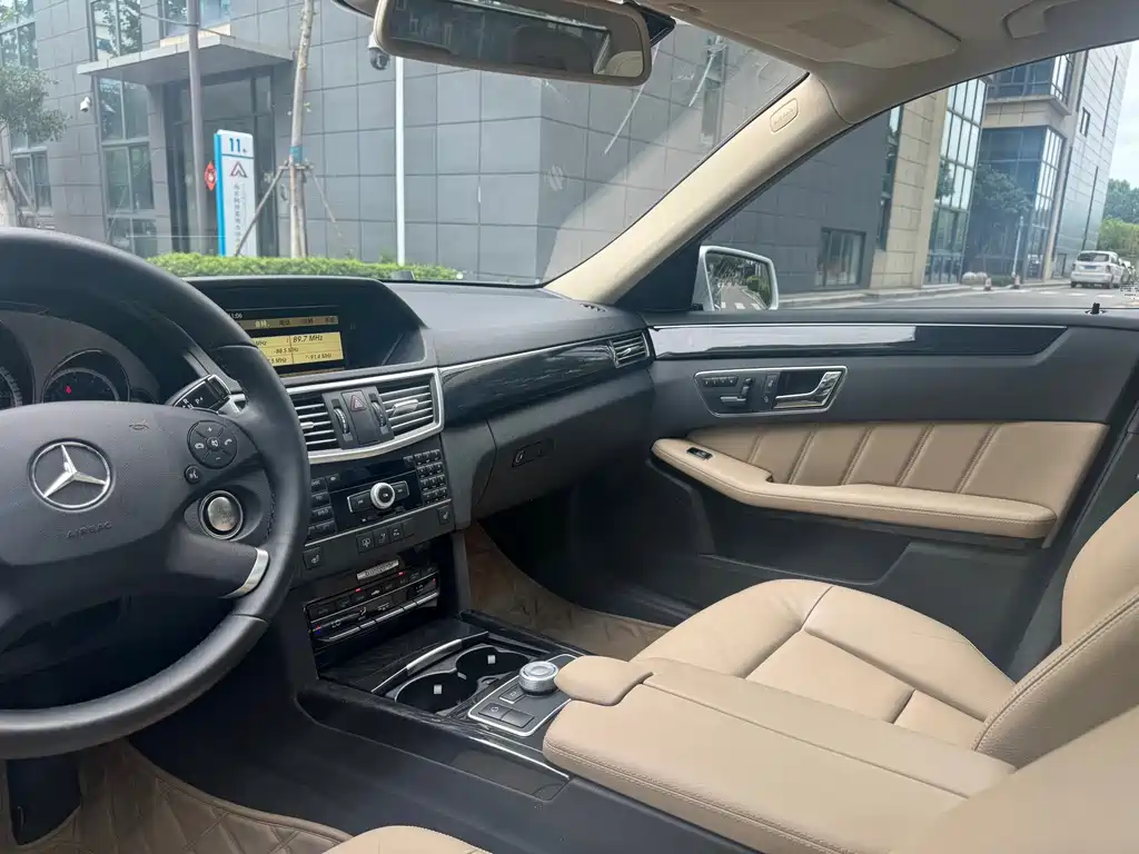 Mercedes-Benz E-Class — миниатюра 15