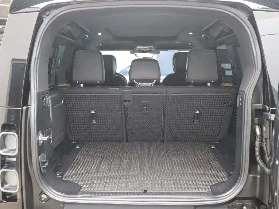 Land Rover Defender — миниатюра 28