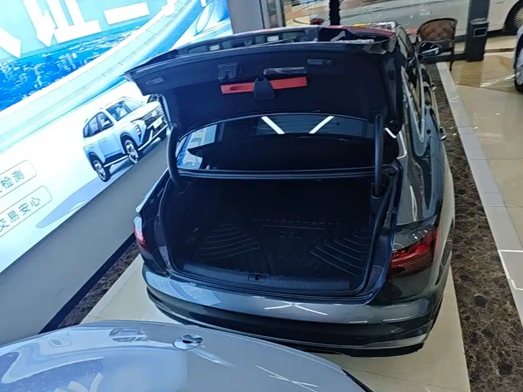 Audi A4L — миниатюра 19