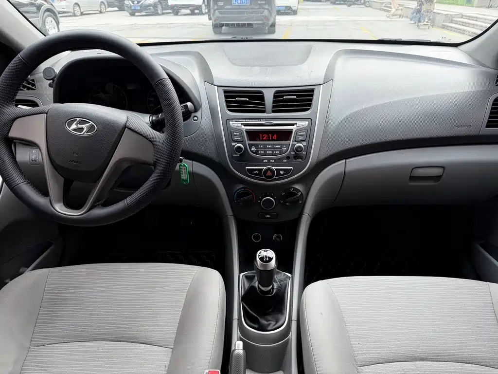 Hyundai Verna — миниатюра 7