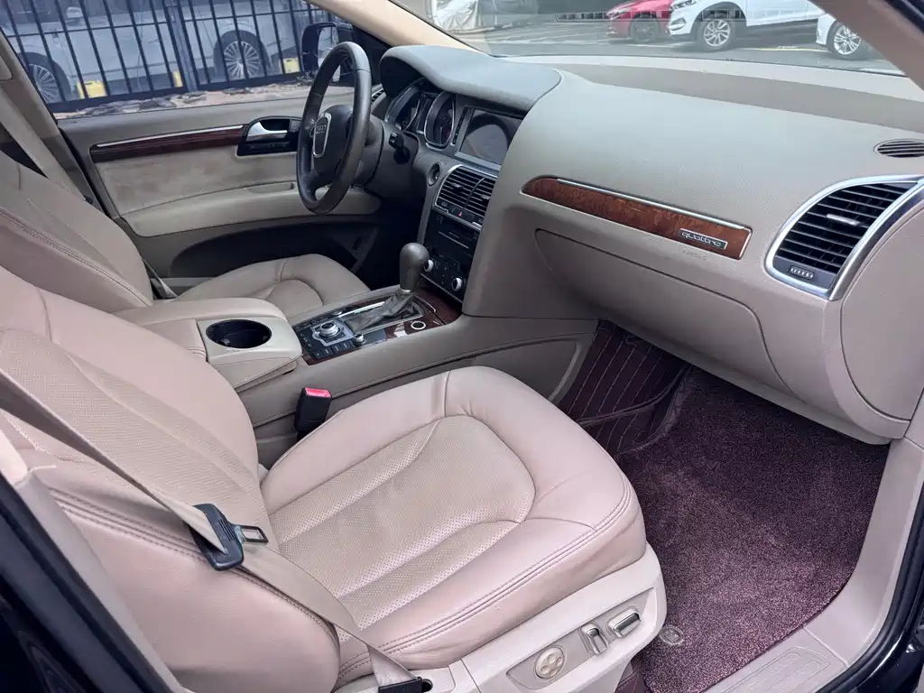 Audi Q7 — миниатюра 13