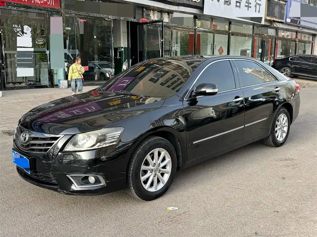 Купить Toyota Camry
