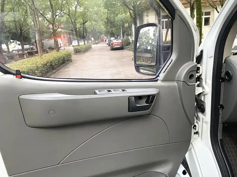 MAXUS V80 — миниатюра 9
