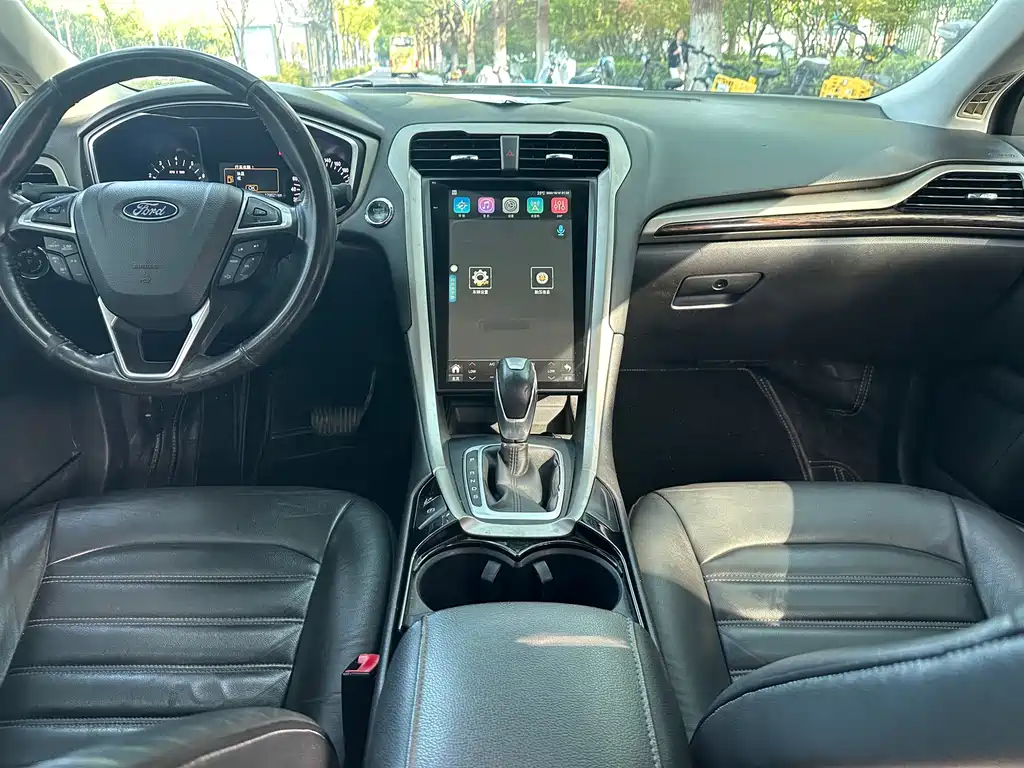 Ford Mondeo — миниатюра 10