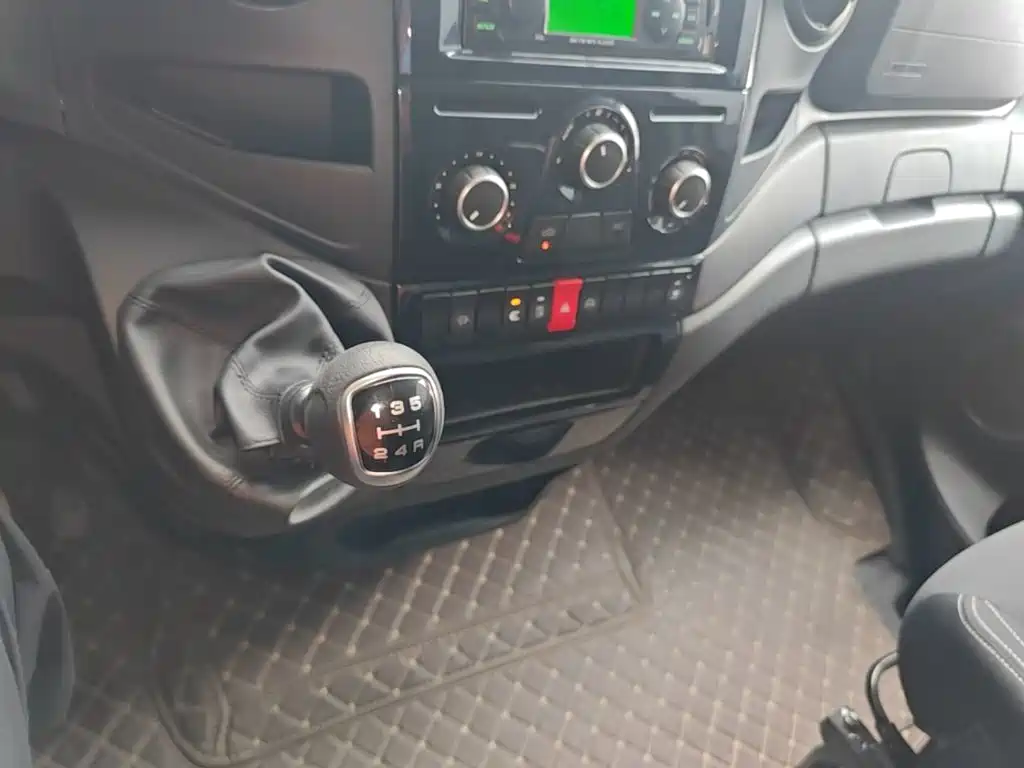 IVECO Ousheng — миниатюра 14