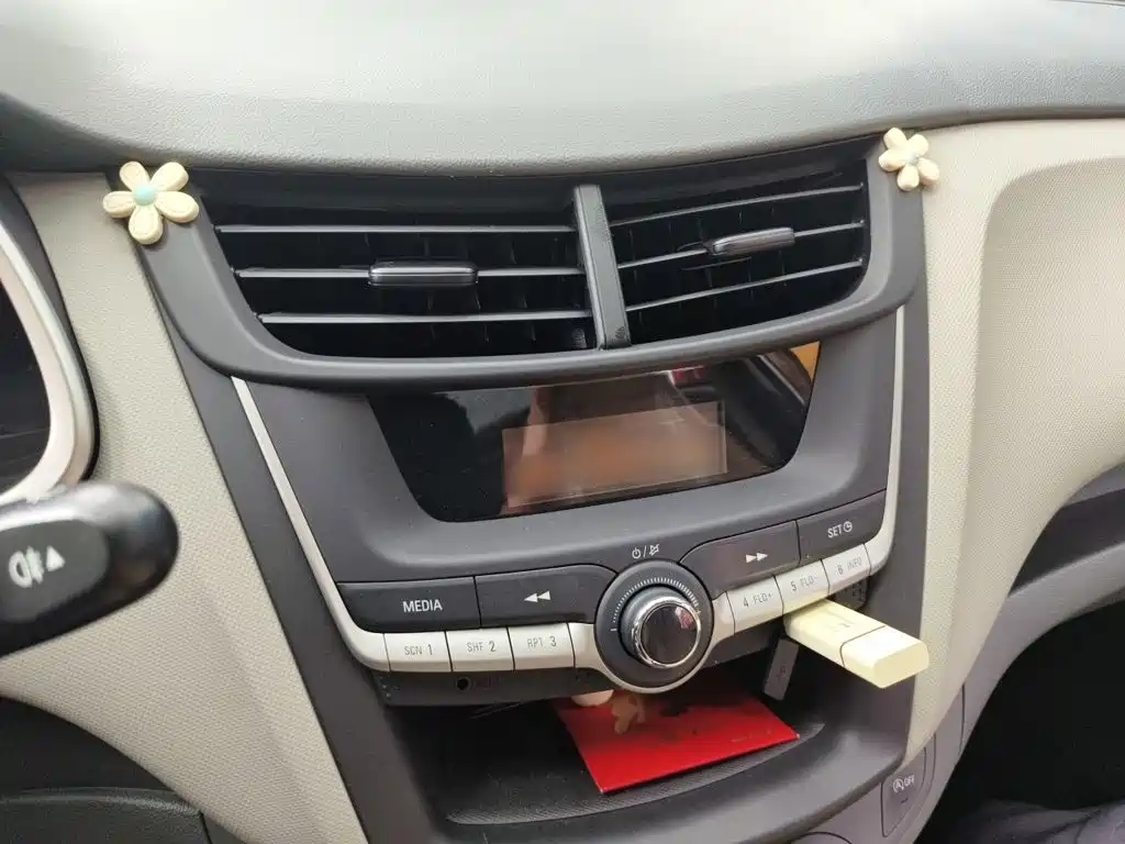 Chevrolet Sail — миниатюра 6