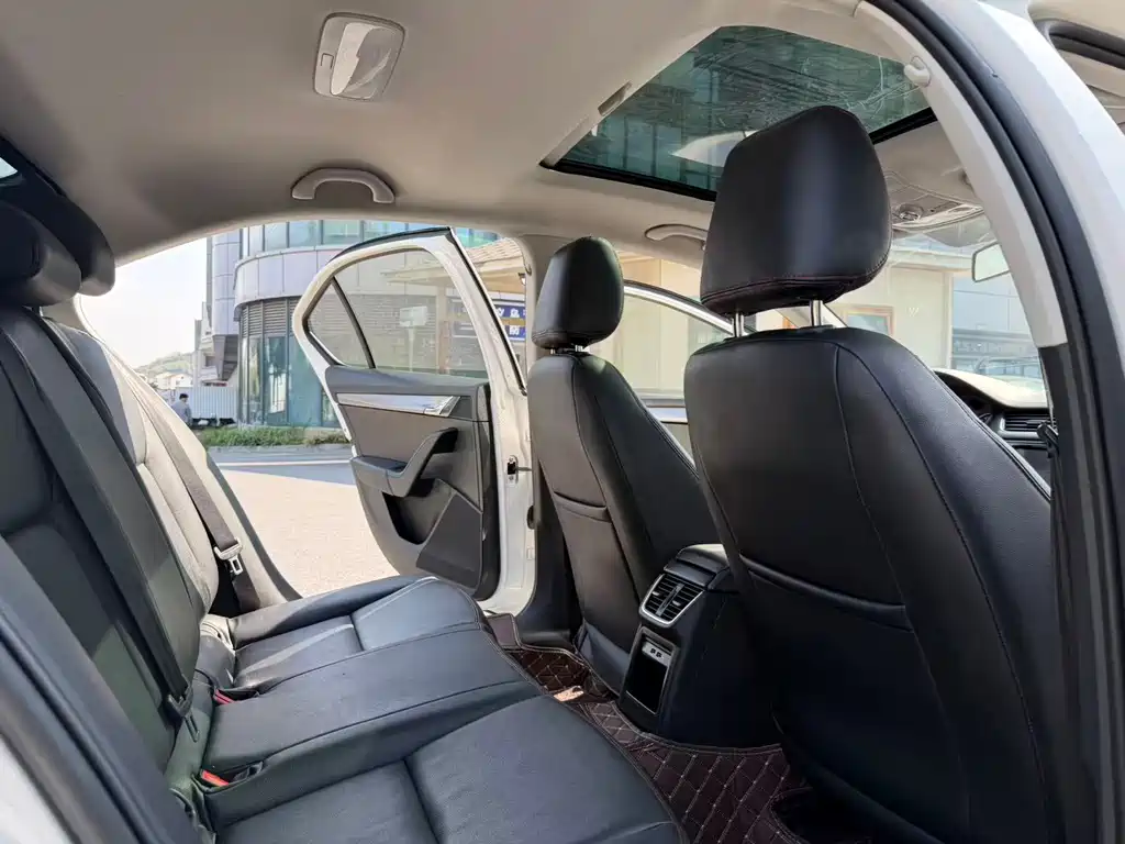 Skoda Octavia — миниатюра 11