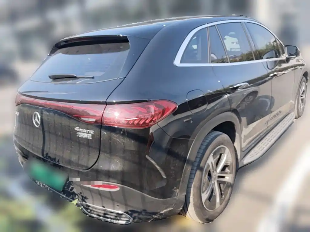 Mercedes-Benz EQE SUV — миниатюра 10