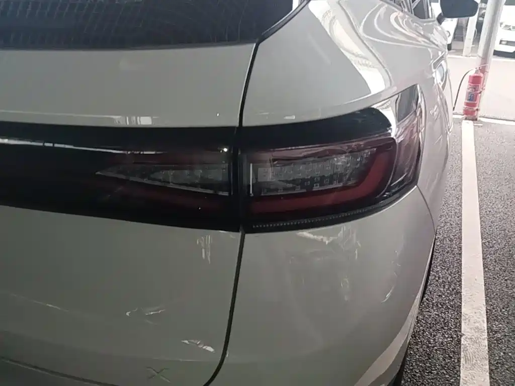 Volkswagen ID.4 X — миниатюра 8