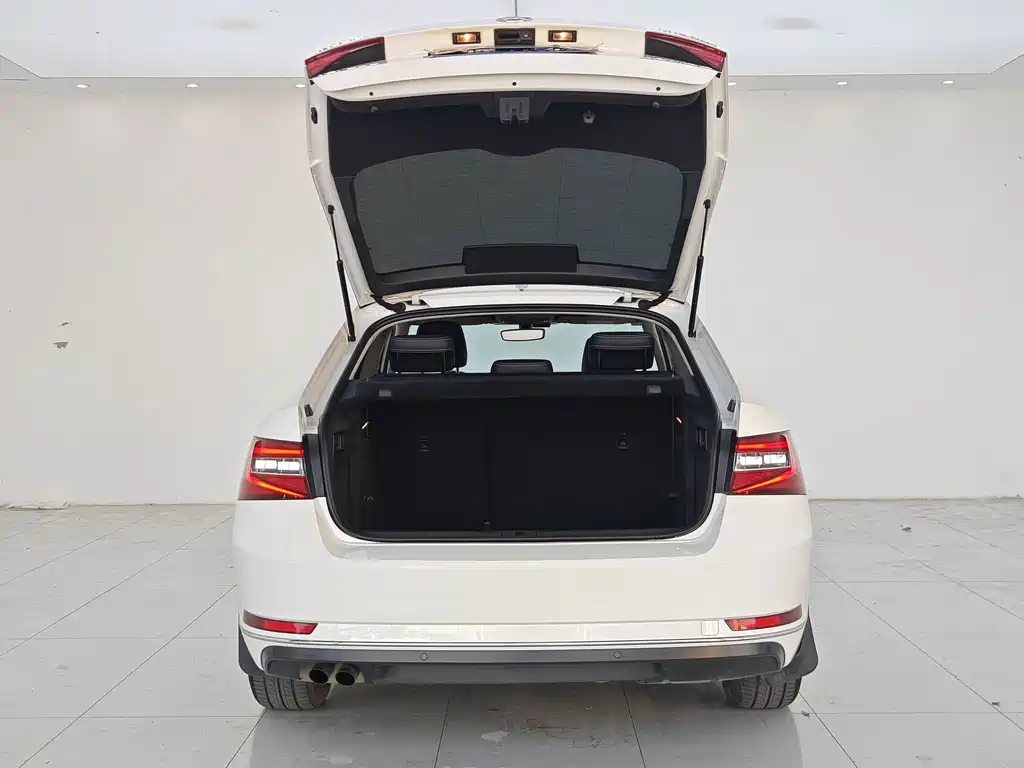 Skoda Superb — миниатюра 27