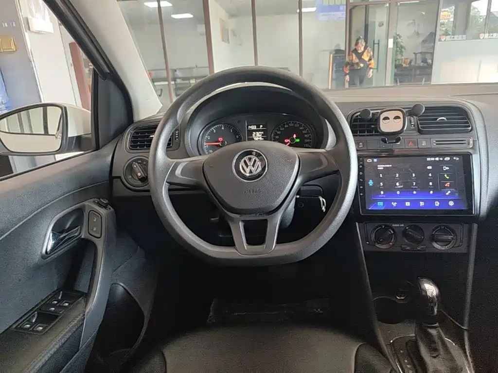 Volkswagen Polo — миниатюра 11