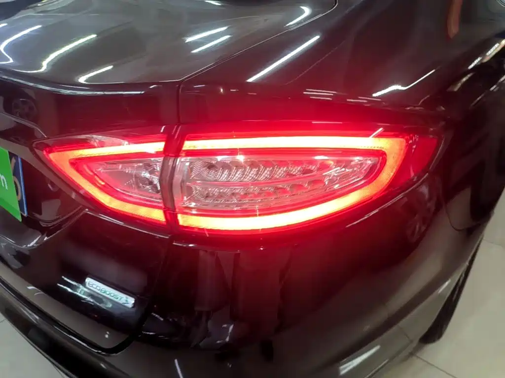 Ford Mondeo — миниатюра 8
