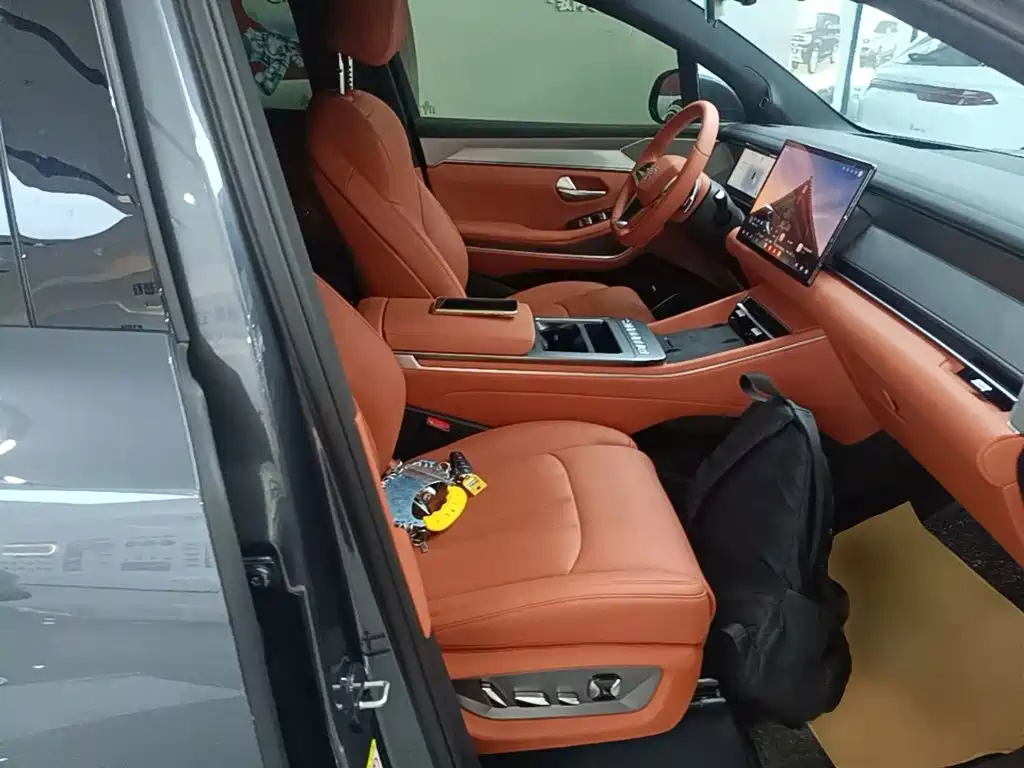BYD Tang L — миниатюра 25