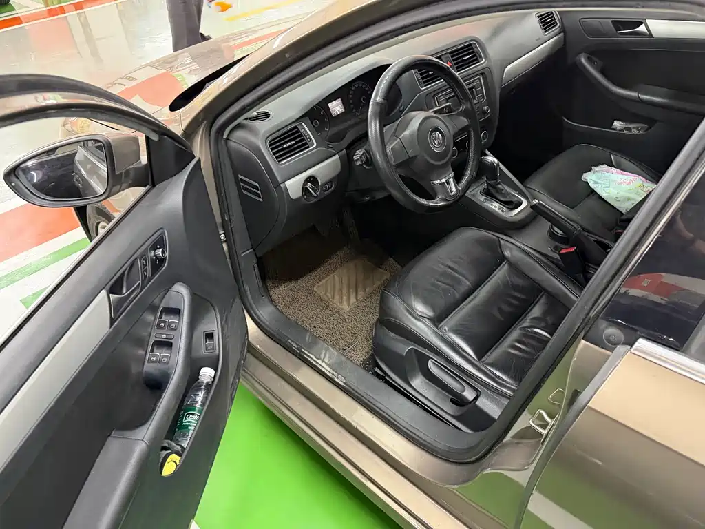 Volkswagen Sagitar — миниатюра 7