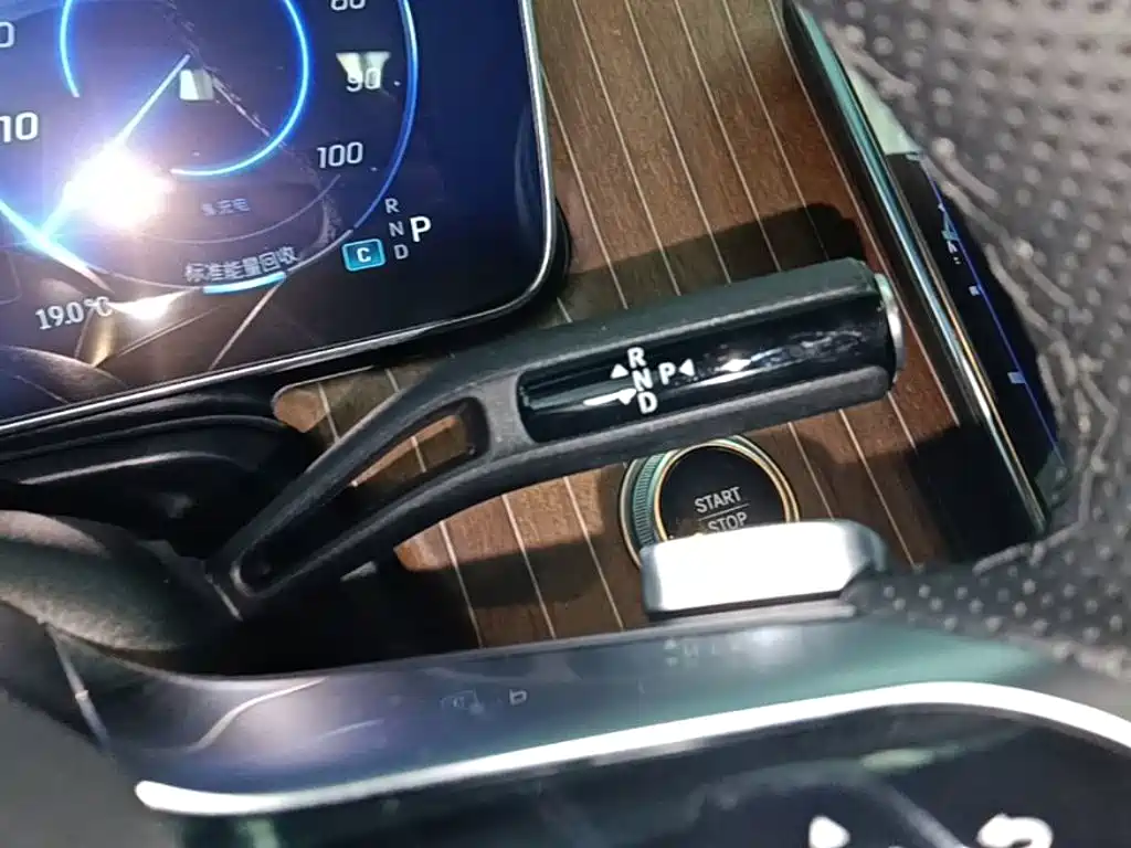 Mercedes-Benz EQE — миниатюра 14