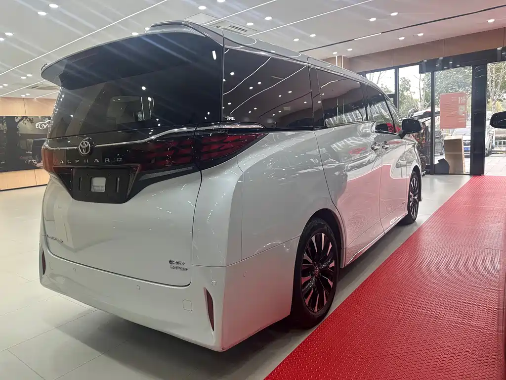 TOYOTA ELFA