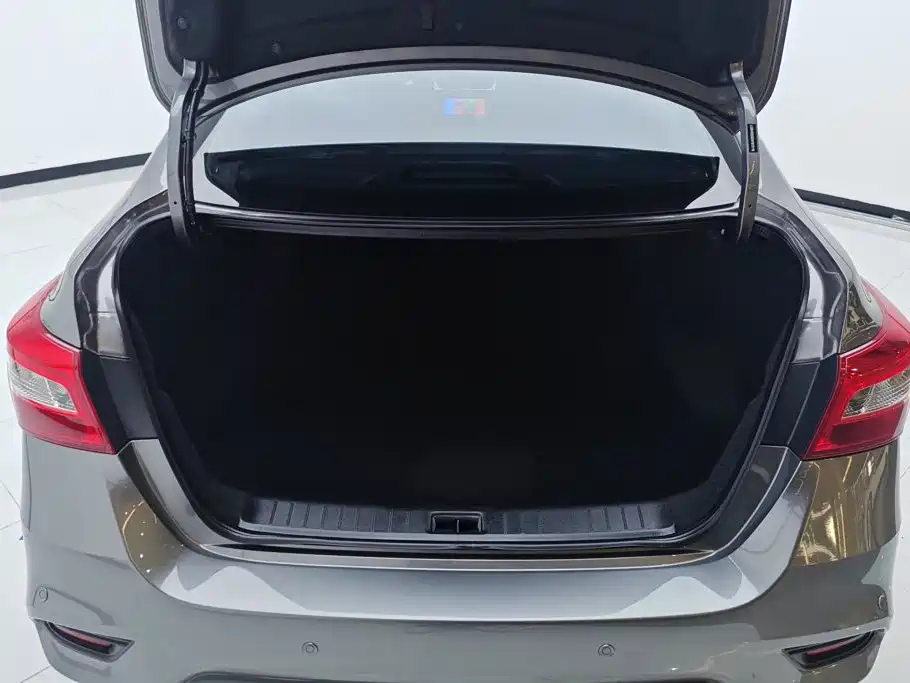 Nissan Sylphy — миниатюра 4