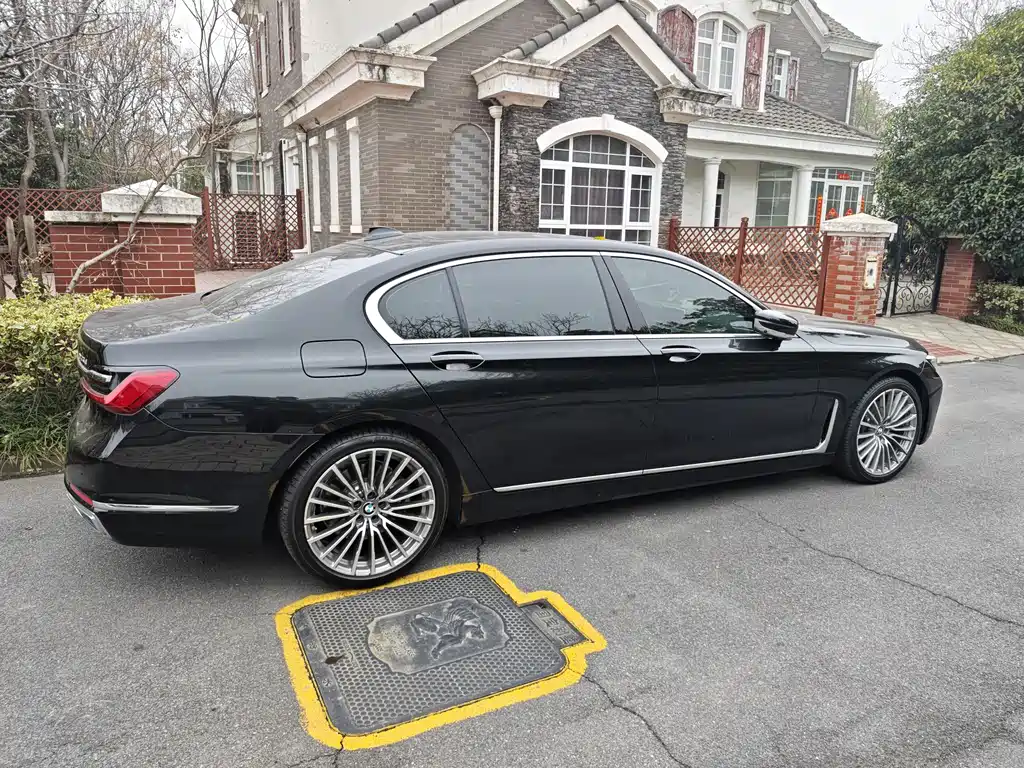BMW 7 SERIES