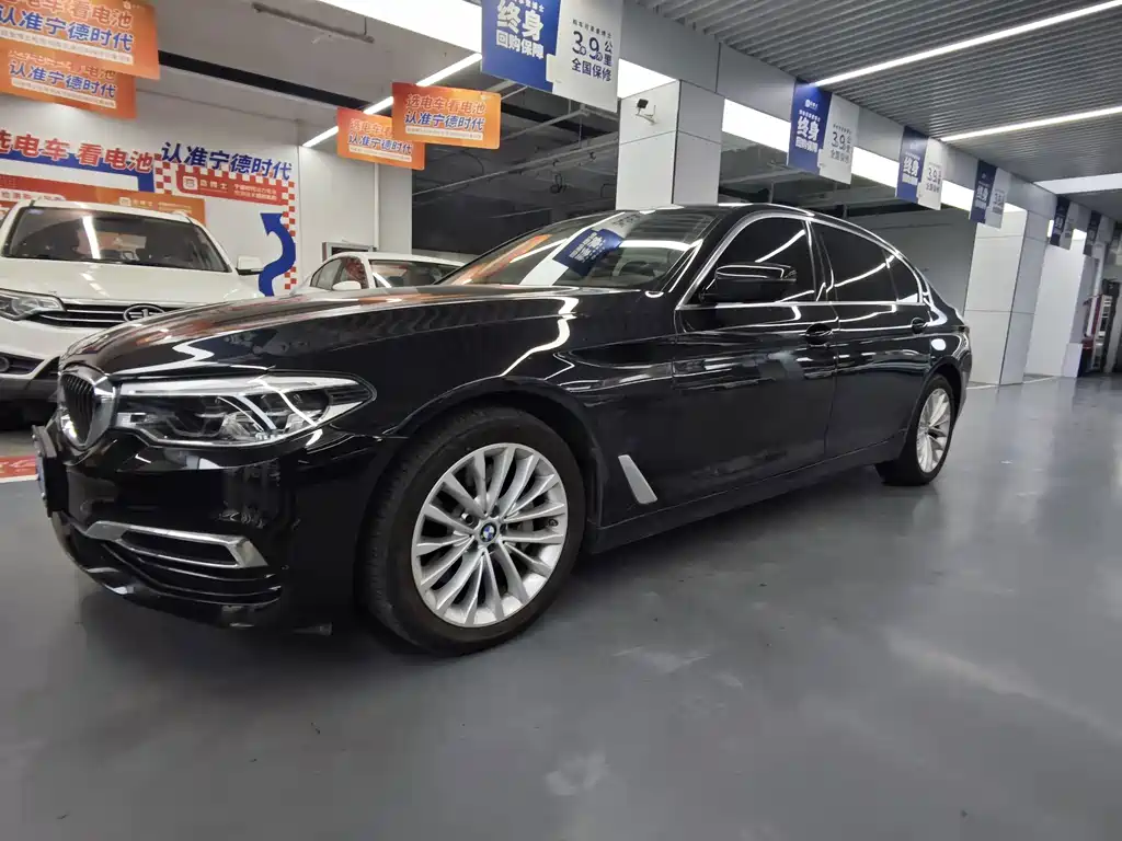 BMW 5 Series — миниатюра 2
