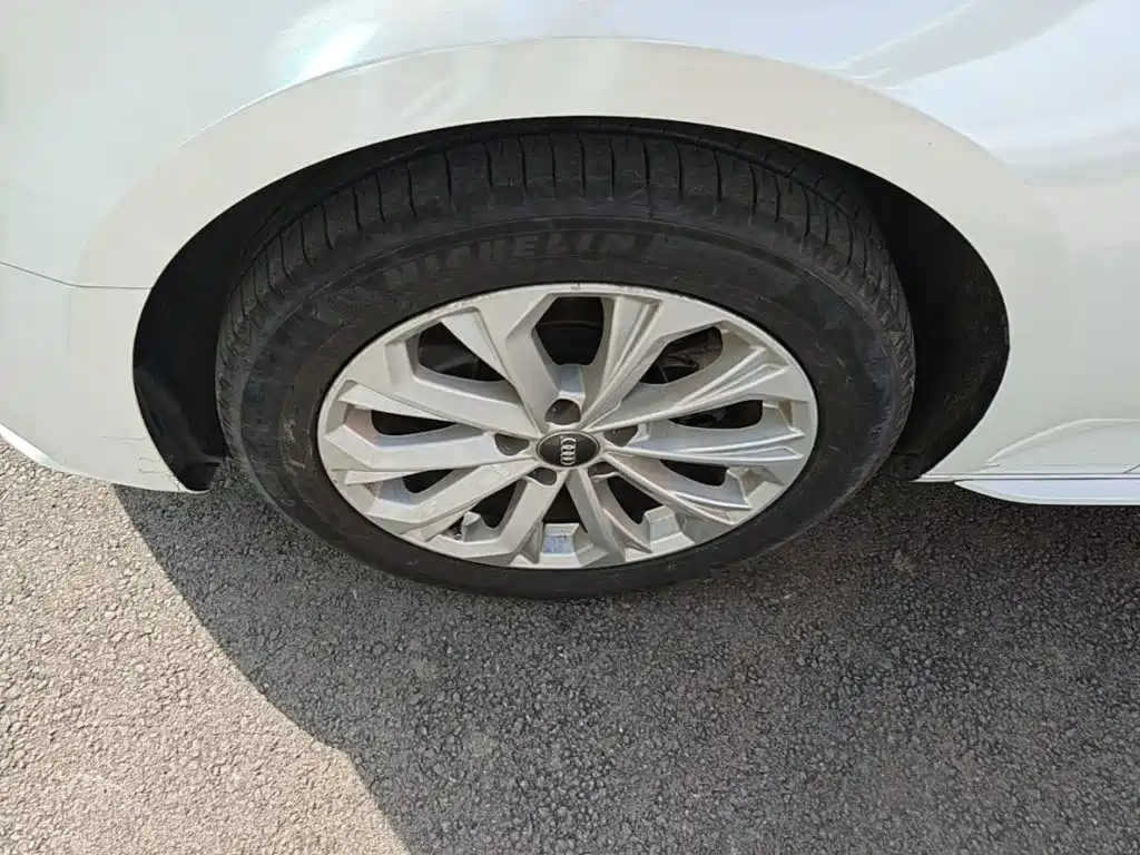 Audi A4L — миниатюра 23
