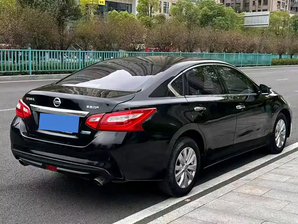 Nissan Teana — миниатюра 9