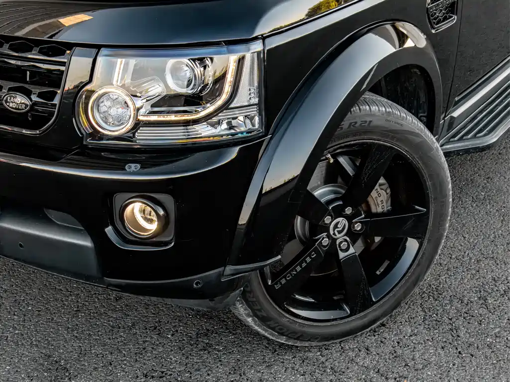 Land Rover Discovery 2015 3.0 SC V6 HSE
