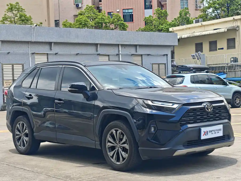 Toyota RAV4 2023 2.0L CVT Plus