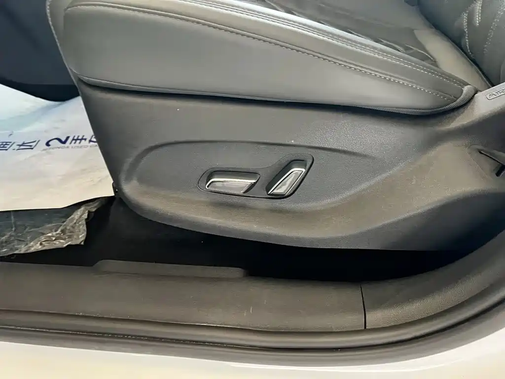 BYD L DM-i — миниатюра 12
