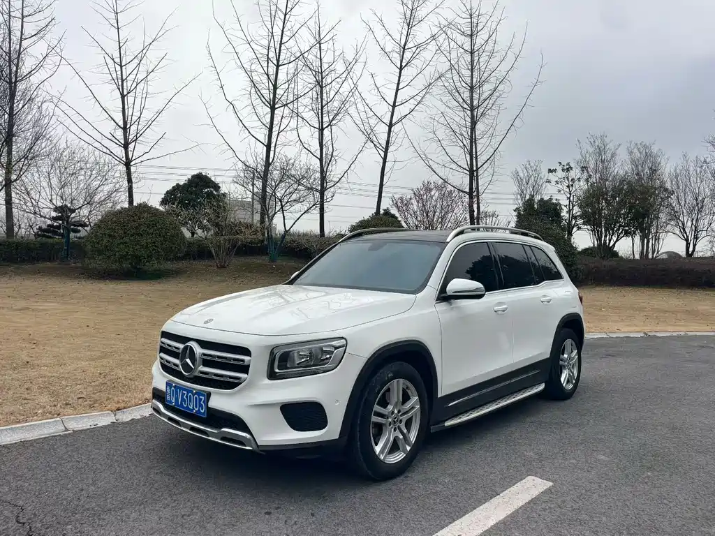 MERCEDES-BENZ GLB