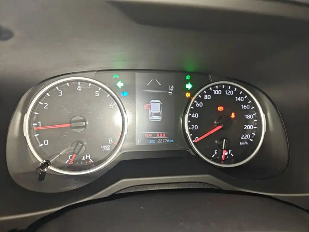Toyota RAV4 — миниатюра 12