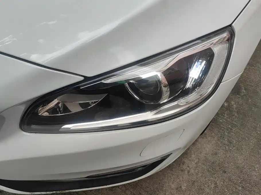 Volvo S60 — миниатюра 5