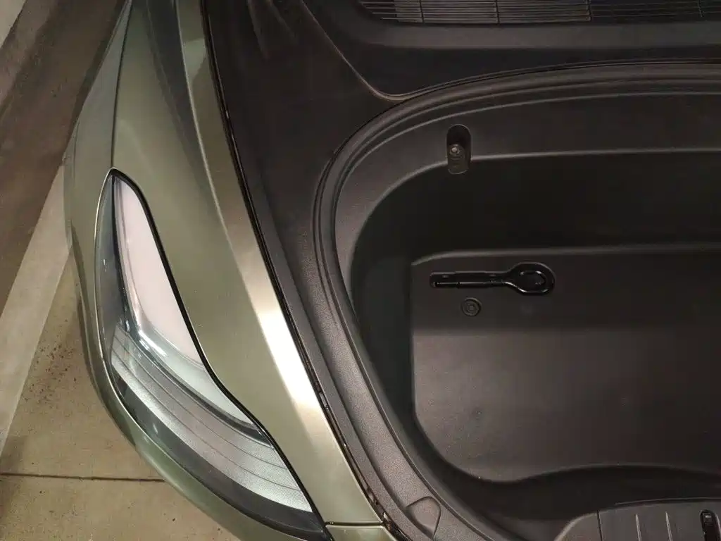 Tesla Model 3 — миниатюра 19
