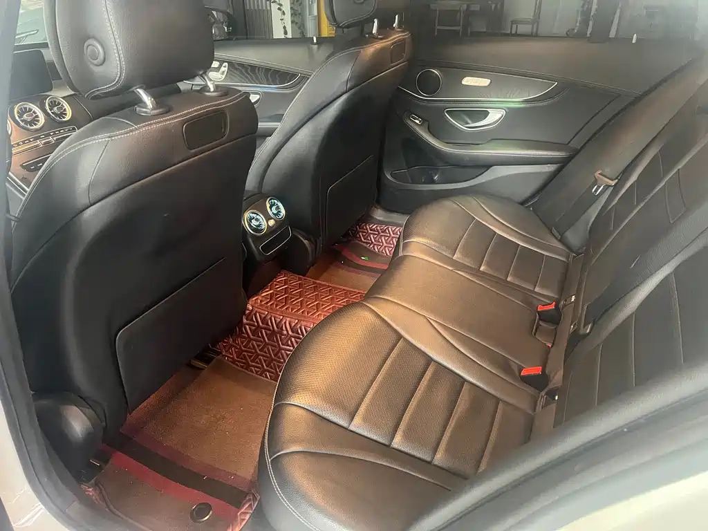 Mercedes-Benz C-Class — миниатюра 6