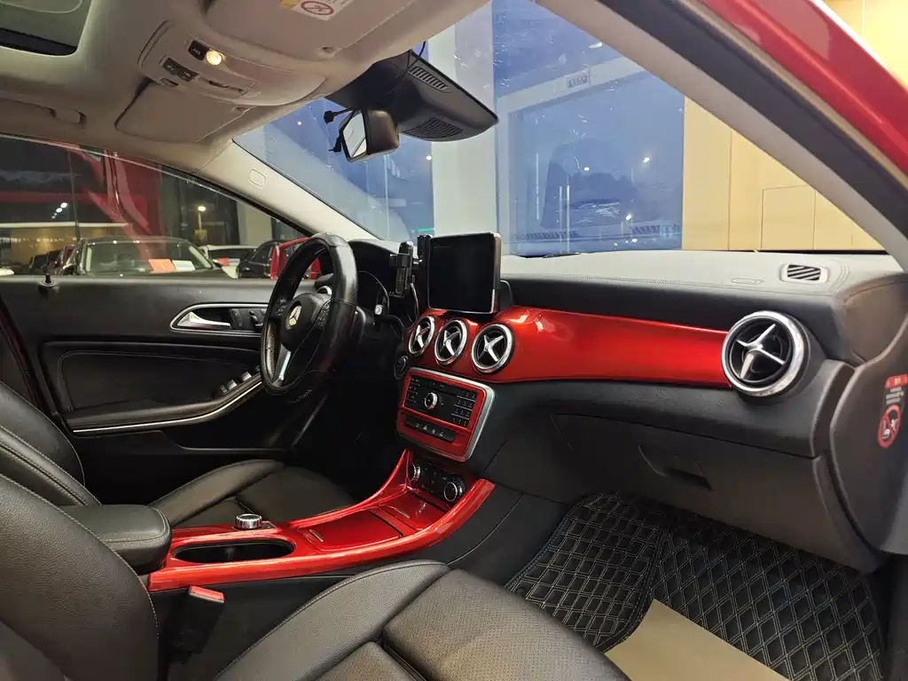 Mercedes-Benz GLA — миниатюра 31