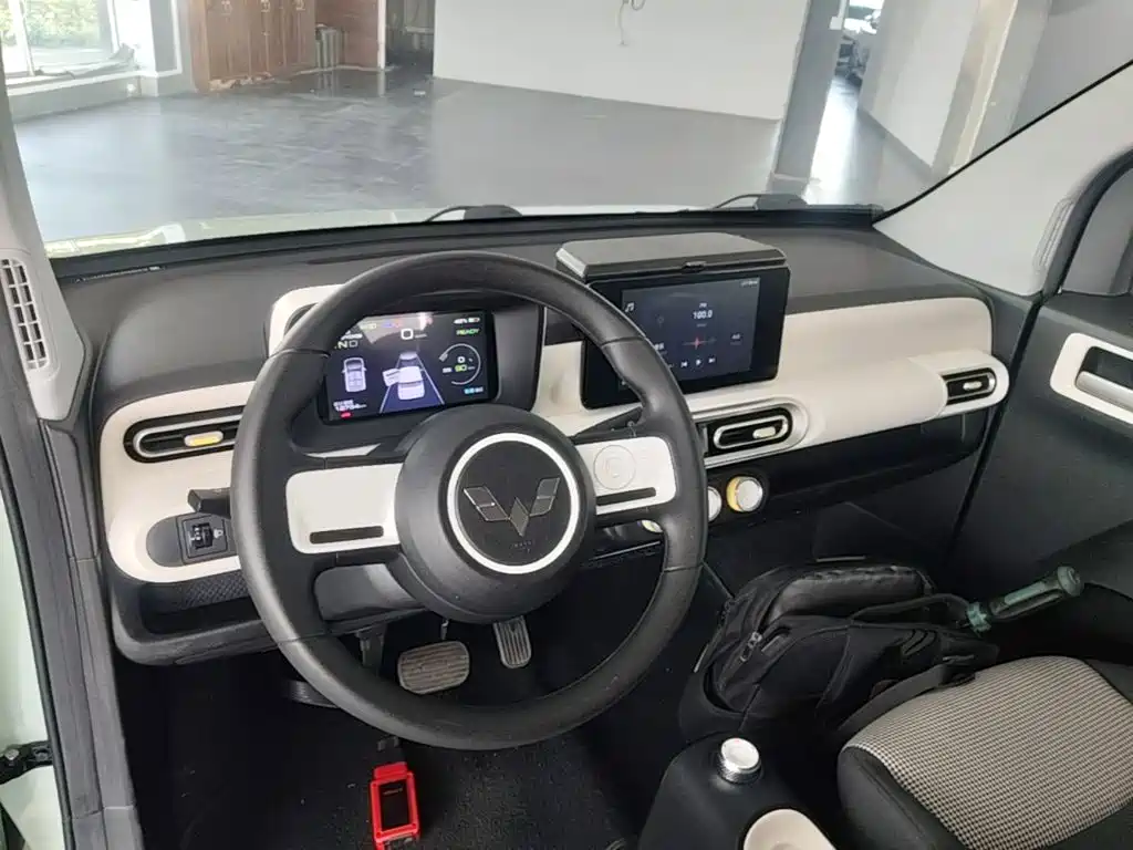 Wuling MINIEV — миниатюра 10