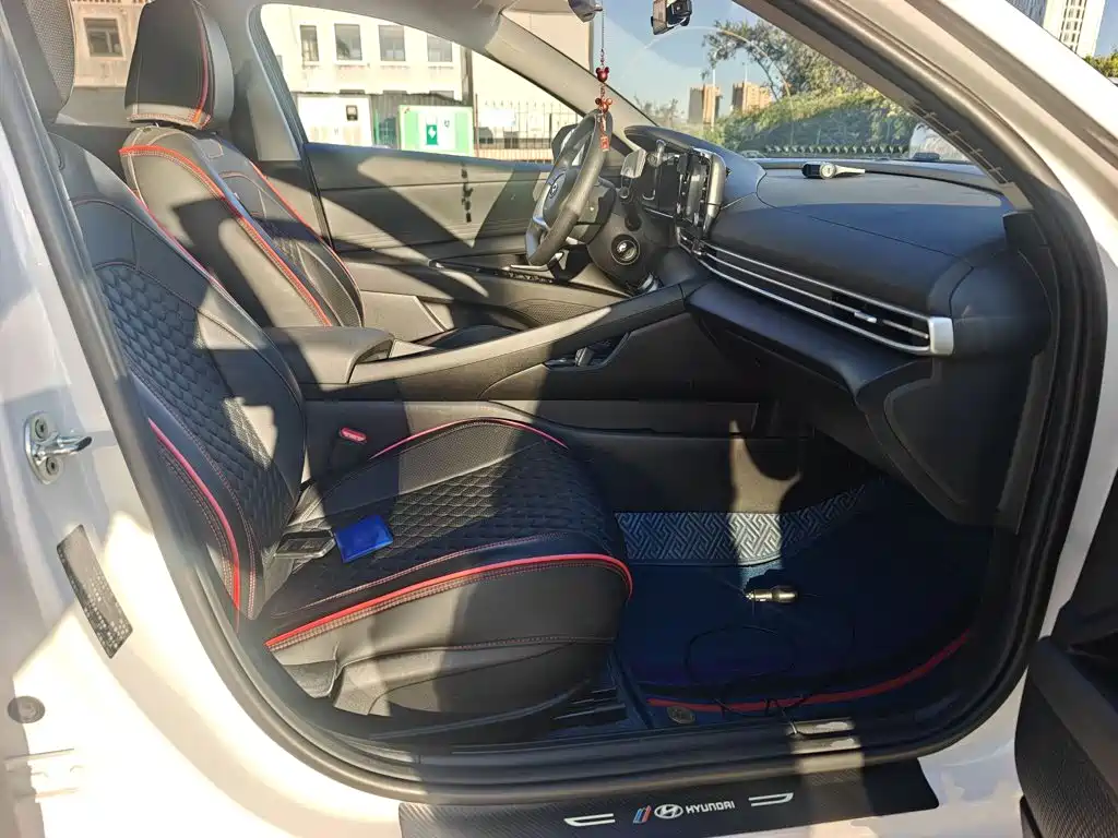 Hyundai Elantra — миниатюра 25