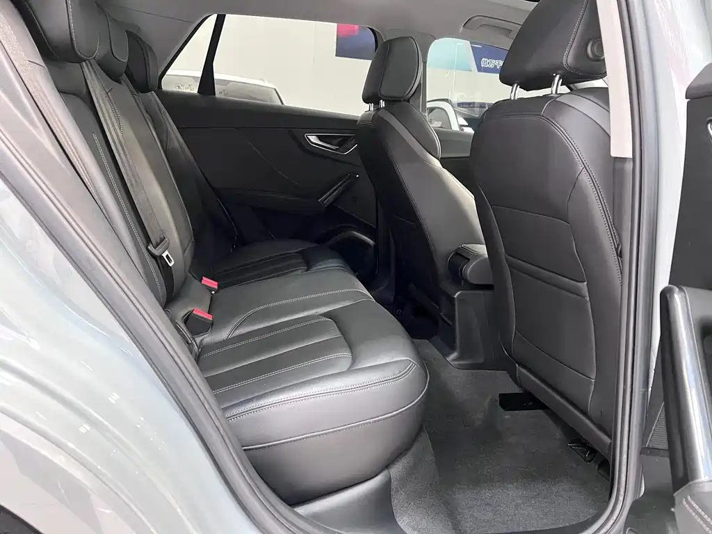 Audi Q2L — миниатюра 15