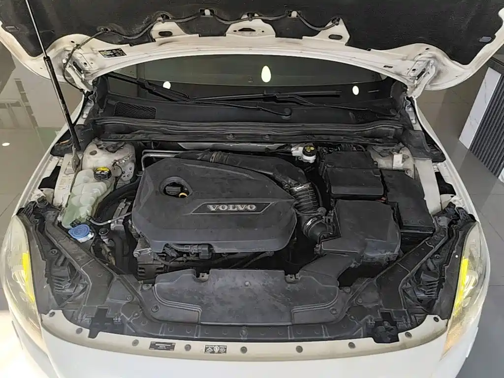 Volvo V40 — миниатюра 20