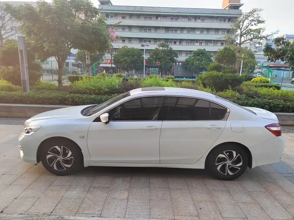Honda Accord — миниатюра 4