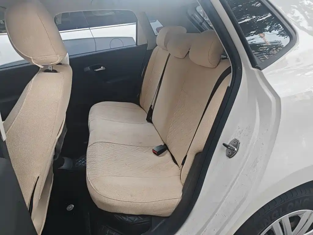 Volkswagen Polo — миниатюра 13