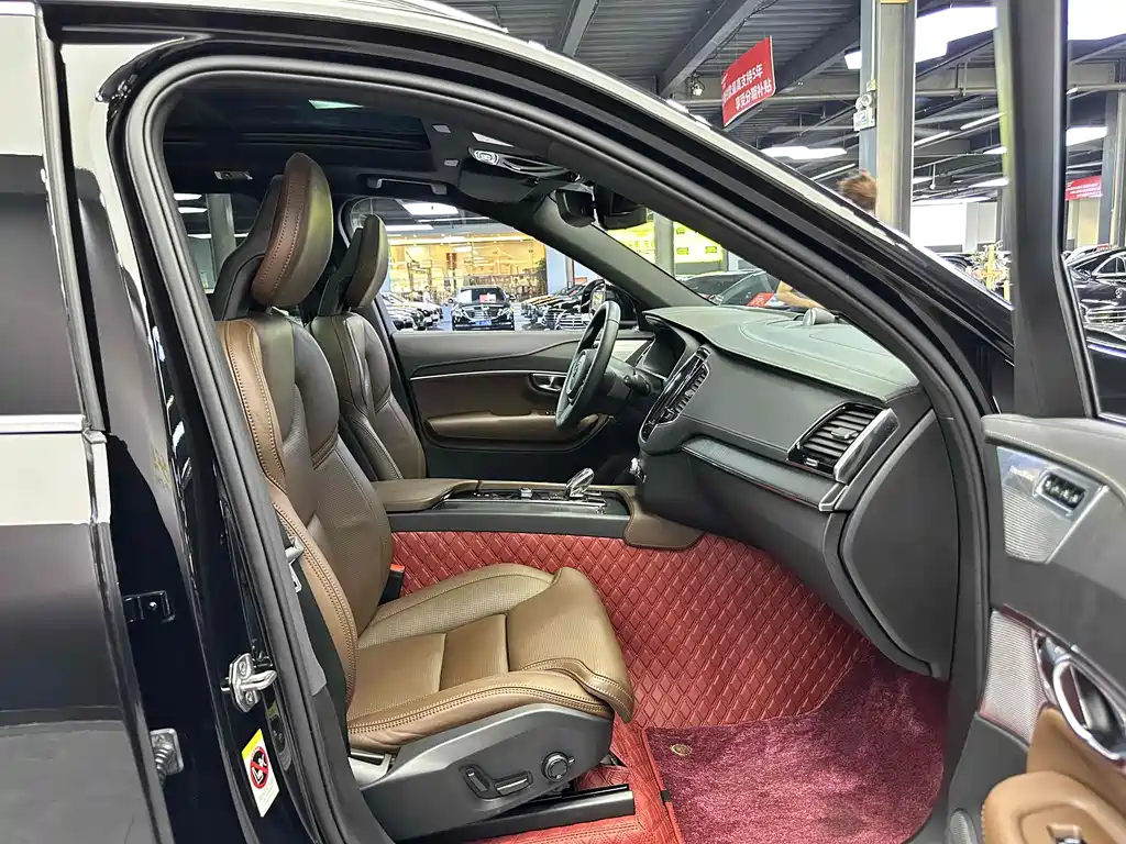 Volvo XC90 2022 E T8 Luxury 7 мест
